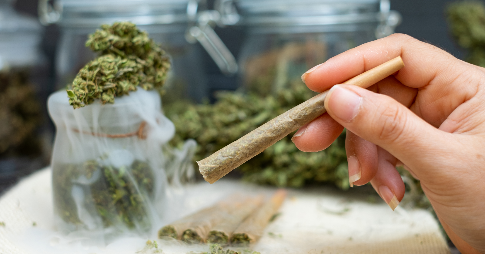 Americans incorrectly assume marijuana smoke is safer than tobacco, according to new study
